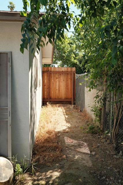 101 Maple Street, Modesto CA: https://media.crmls.org/mediaz/3f08d16f-12fc-42fb-8de1-395d7d8d21ed.jpg