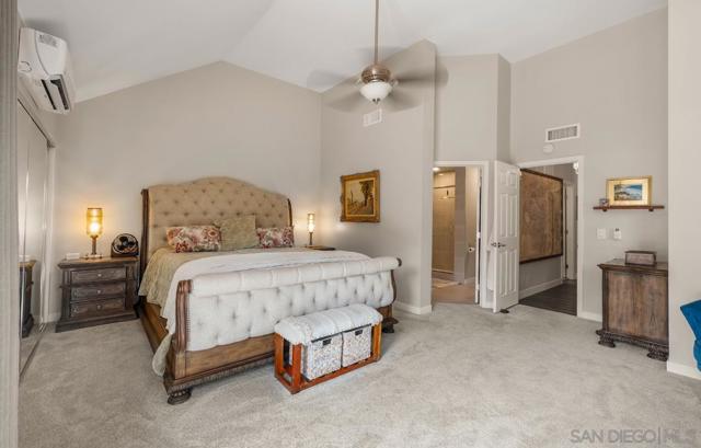2708 Grove Ave, Carlsbad CA: https://media.crmls.org/mediaz/3f0947f9-b566-4a88-8037-5ad739a65f1d.jpg