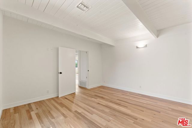 4950 Marmol Drive, Woodland Hills CA: https://media.crmls.org/mediaz/3f095e3e-6e80-4b83-84fd-17be79e702db.jpg