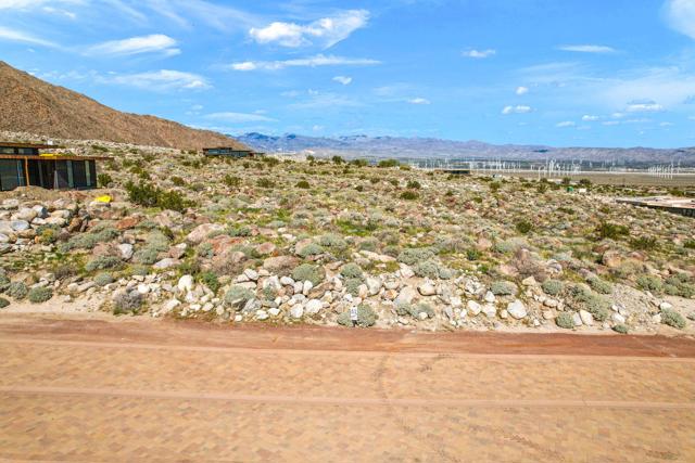 2338 City View Drive, Palm Springs CA: https://media.crmls.org/mediaz/3f099103-94f1-40da-93d5-abafd849b510.jpg