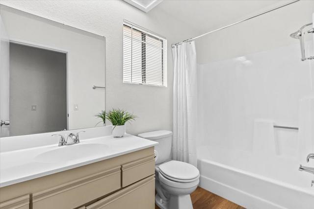 53125 Avenida Herrera, La Quinta CA: https://media.crmls.org/mediaz/3f0a6828-b91b-4f8a-b9ed-e0ac50daaa93.jpg