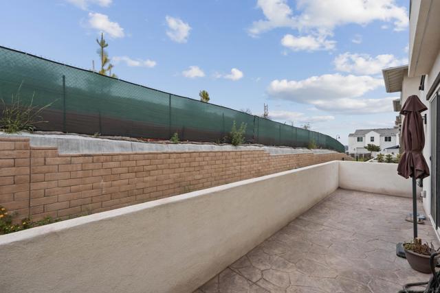 2098 Bluestone Cir, Chula Vista CA: https://media.crmls.org/mediaz/3f0aa3c6-347e-49e0-b903-f898abfe8fe0.jpg