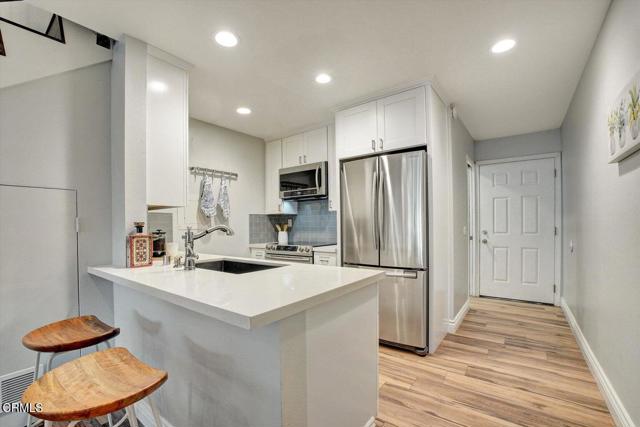 Detail Gallery Image 17 of 54 For 385 E Surfside Dr, Port Hueneme,  CA 93041 - 2 Beds | 2 Baths