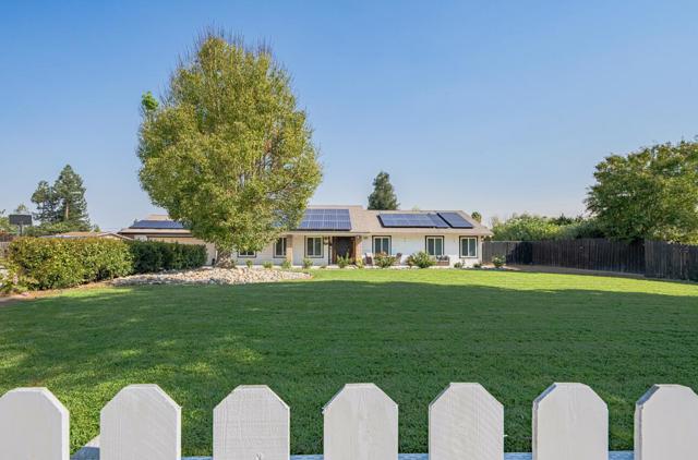 26891 Fonda Avenue, Madera CA: https://media.crmls.org/mediaz/3f0c37ac-7c87-4f57-a8e4-c681c19c9902.jpg