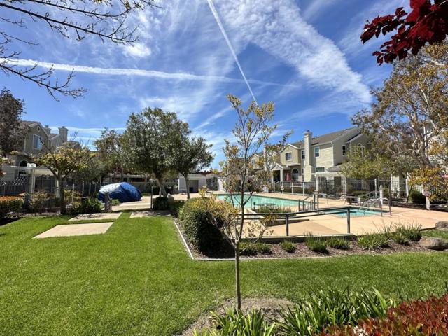 1 Passage Lane, Redwood City CA: https://media.crmls.org/mediaz/3f0cc4d7-66f4-4032-b822-ea415973192e.jpg