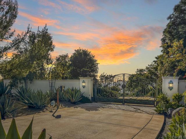 Home for Sale in Valley Center