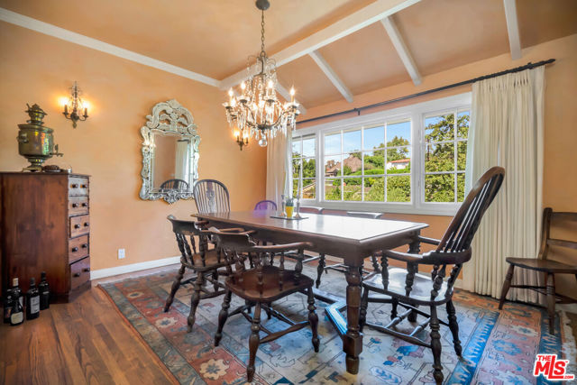1519 Comstock Avenue, Los Angeles CA: https://media.crmls.org/mediaz/3f0d5ec6-8e79-479f-b03d-226f54bf9c20.jpg