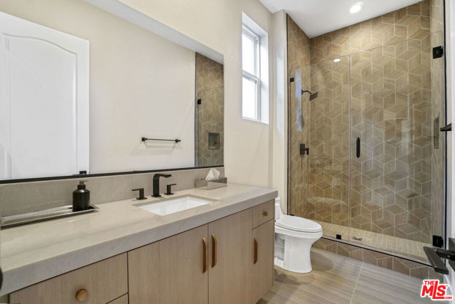 11848 N Hillsborough Lane, Porter Ranch CA: https://media.crmls.org/mediaz/3f0dad05-b08a-46e1-8b5a-95d54ed2ef1d.jpg