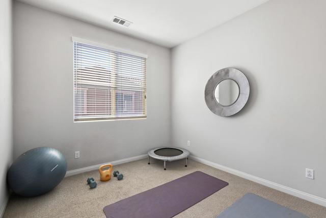 16206 Veridian Cir, San Diego CA: https://media.crmls.org/mediaz/3f0e70ee-4d2d-4417-833e-f3e52d13fb1f.jpg