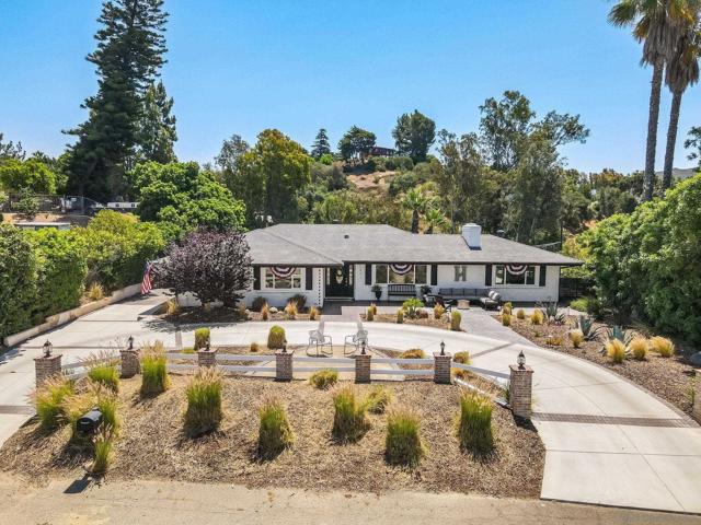 1271 Via Sendero, Escondido CA: https://media.crmls.org/mediaz/3f0e866e-1cbb-43ca-903e-2c31d243e7df.jpg