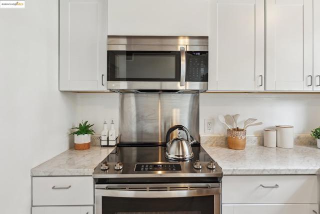 22882 Upland Way, Hayward CA: https://media.crmls.org/mediaz/3f0e8684-7630-4b26-b5f2-52316f02f8c8.jpg