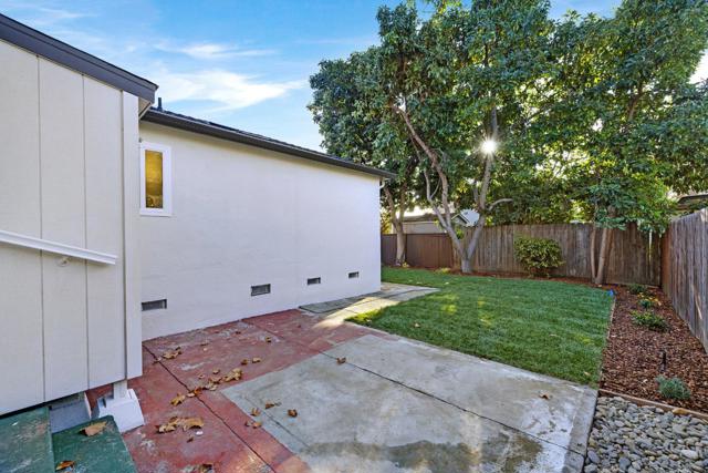 15741 Hesperian Boulevard, San Lorenzo CA: https://media.crmls.org/mediaz/3f0ed4d1-01eb-4e3d-922a-1d869cb0d15d.jpg