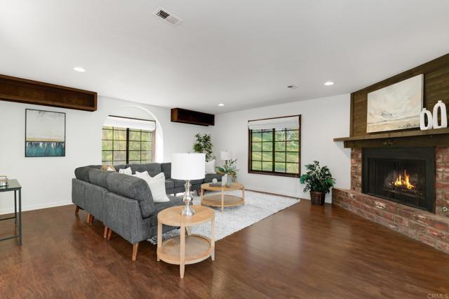 Detail Gallery Image 4 of 40 For 2278 Bautista Ave, Vista,  CA 92084 - 4 Beds | 2 Baths