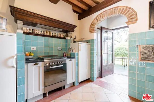 10 Via San Lorenzo, Umbria, ITALY,  CA: https://media.crmls.org/mediaz/3f110224-687c-493c-90b2-c3a061e0c019.jpg