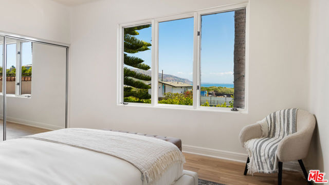 23349 Malibu Colony Road, Malibu CA: https://media.crmls.org/mediaz/3f1114bd-5d76-4a6f-8647-bfe751d23f3a.jpg