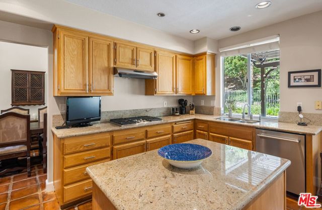 25547 Clemens Court, Stevenson Ranch CA: https://media.crmls.org/mediaz/3f1273d3-855a-4621-b49c-64340ddd793a.jpg