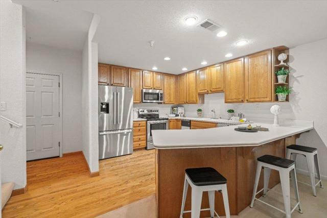 4173 El Camino Real, Palo Alto CA: https://media.crmls.org/mediaz/3f1301f6-318a-4d7d-973e-5cbff691262e.jpg