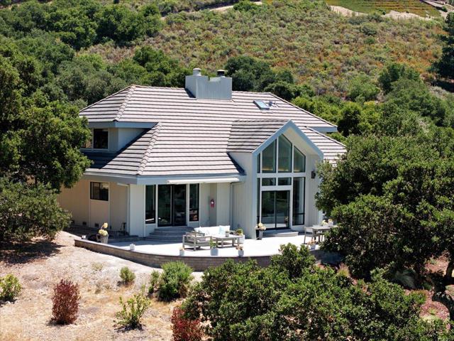 31499 Via Las Rosas, Carmel Valley CA: https://media.crmls.org/mediaz/3f134d3c-1120-45a2-8308-e5d6fcf5556e.jpg