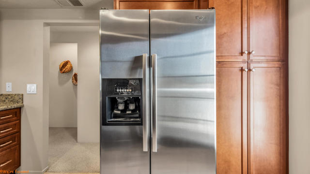 292 Desert Falls E Drive, Palm Desert CA: https://media.crmls.org/mediaz/3f135cc6-ea3e-4fec-8640-8073403aee38.jpg