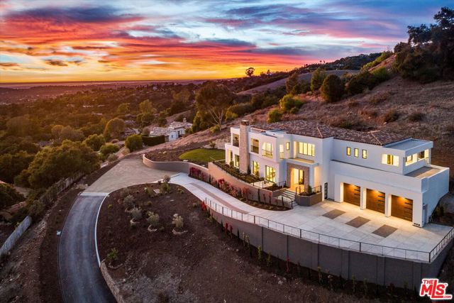 2082 Las Canoas Road, Santa Barbara CA: https://media.crmls.org/mediaz/3f1360f1-4edd-402e-9764-2d315b01784e.jpg