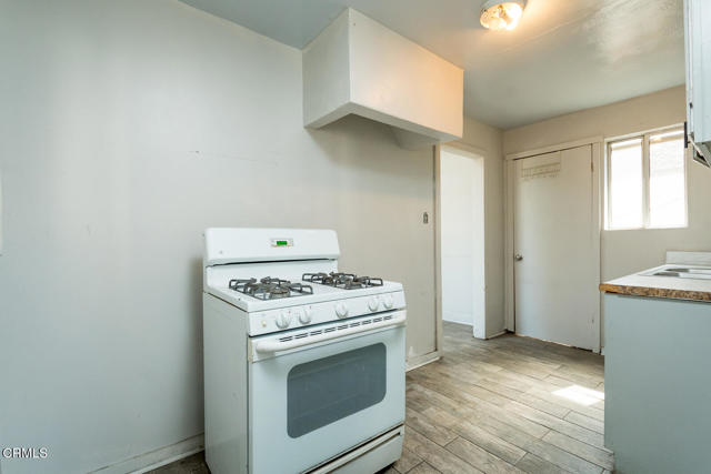 2132 branden Street, Los Angeles CA: https://media.crmls.org/mediaz/3f1392fd-ec8e-4b12-871c-046be63d74c8.jpg