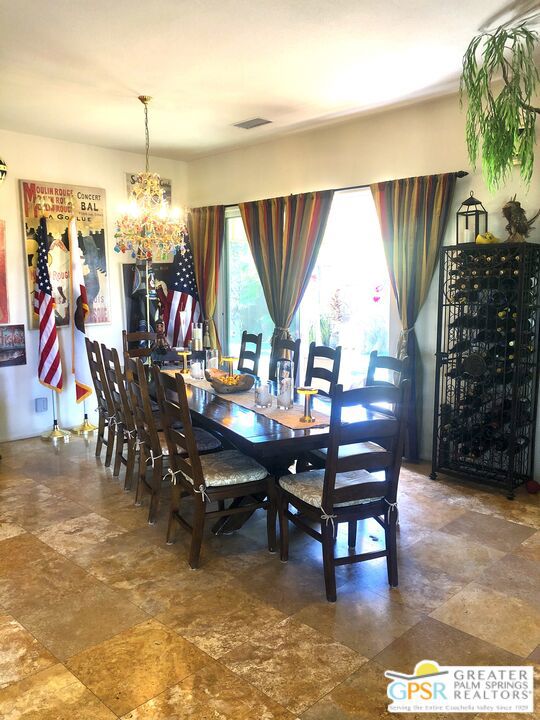 18 Calais Circle, Rancho Mirage CA: https://media.crmls.org/mediaz/3f139880-93aa-431b-81e1-8ab89bb91013.jpg