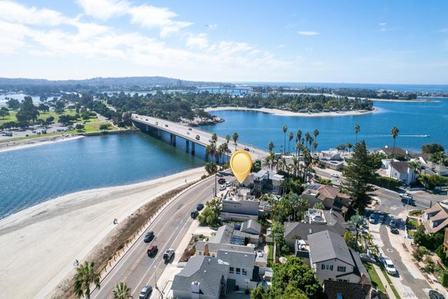 3328 Crown Point, San Diego CA: https://media.crmls.org/mediaz/3f147e78-9a69-4766-96c0-449d69ac1796.jpg