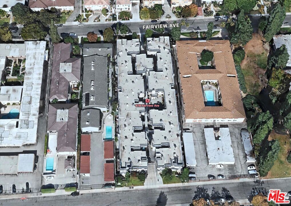 https://media.crmls.org/mediaz/3f14d086-9dc7-411a-97b0-c519d07c676b.jpg?preset=X-Large