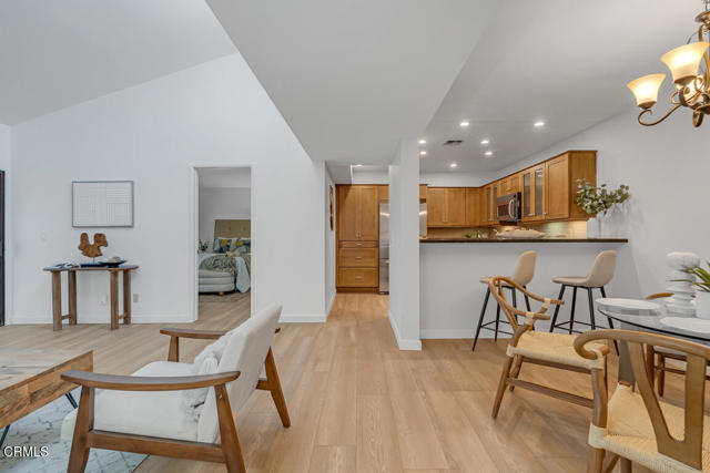Detail Gallery Image 4 of 29 For 601 E California Bld #302,  Pasadena,  CA 91106 - 2 Beds | 2 Baths
