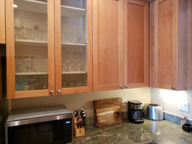 2330 University Avenue, East Palo Alto CA: https://media.crmls.org/mediaz/3f1513be-40b1-4a4f-9701-4a5ce9348e9d.jpg