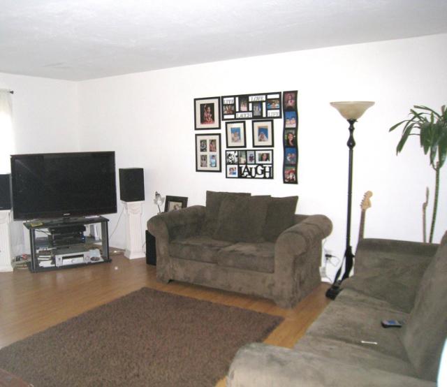 1719 Ross Circle, San Jose CA: https://media.crmls.org/mediaz/3f166d94-50d2-40bb-b20a-c26eb5712822.jpg