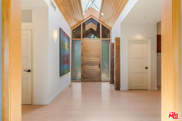 2232 Stradella Road, Los Angeles CA: https://media.crmls.org/mediaz/3f167a72-c24d-41e6-a1b5-98253297c787.jpg