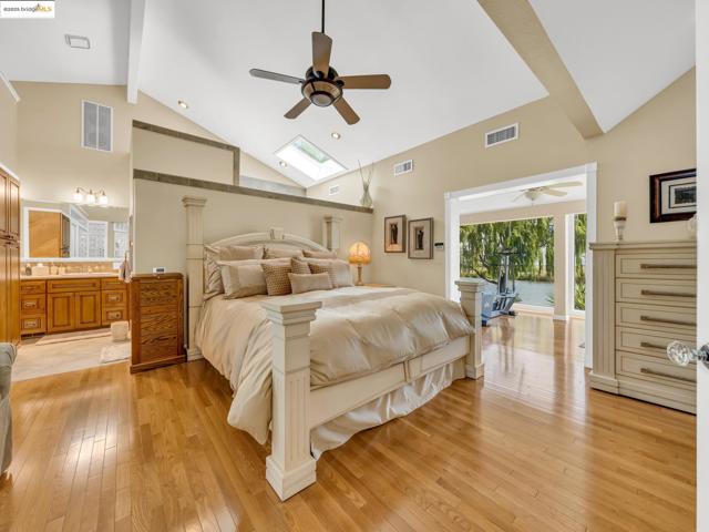 17035 TERMINOUS RD, Isleton CA: https://media.crmls.org/mediaz/3f16f9bf-a6a6-4f43-aea0-59355183bf96.jpg