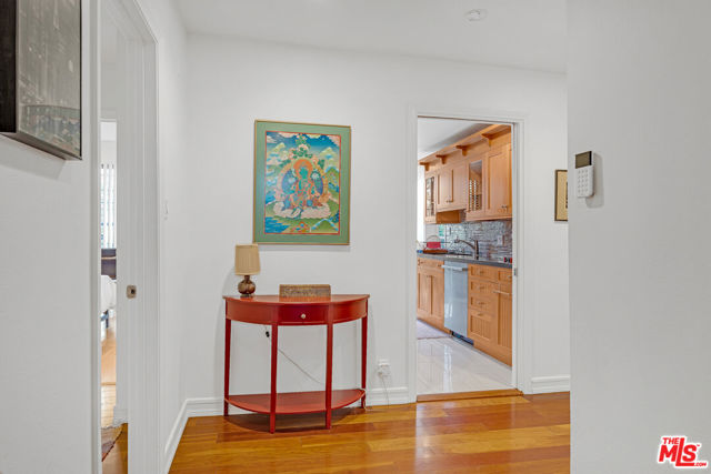 502 San Vicente Boulevard, Santa Monica CA: https://media.crmls.org/mediaz/3f170a99-0bd4-4fd0-a176-78cc755656a9.jpg