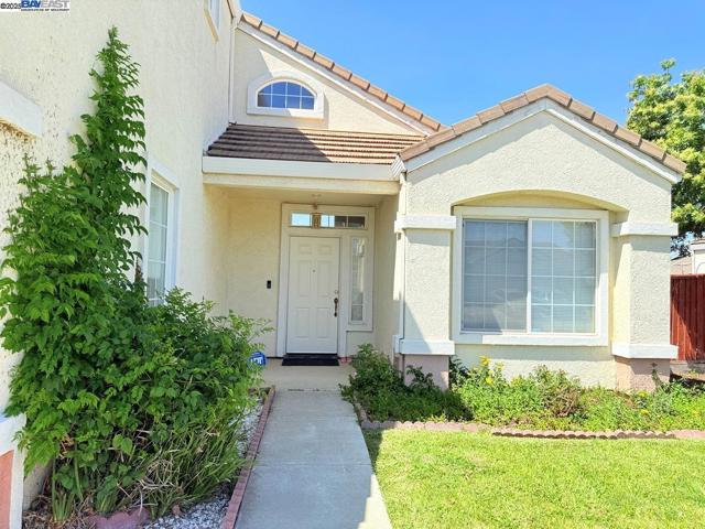 1322 Emerson Dr, Pittsburg CA: https://media.crmls.org/mediaz/3f181f5d-a9b2-4d6a-8f10-e37cd1479800.jpg