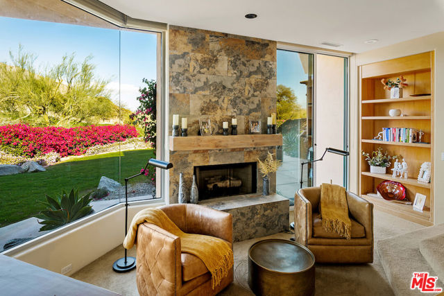 136 Netas Drive, Palm Desert CA: https://media.crmls.org/mediaz/3f186d1e-4e95-40a5-9fa1-0092ad657fc4.jpg