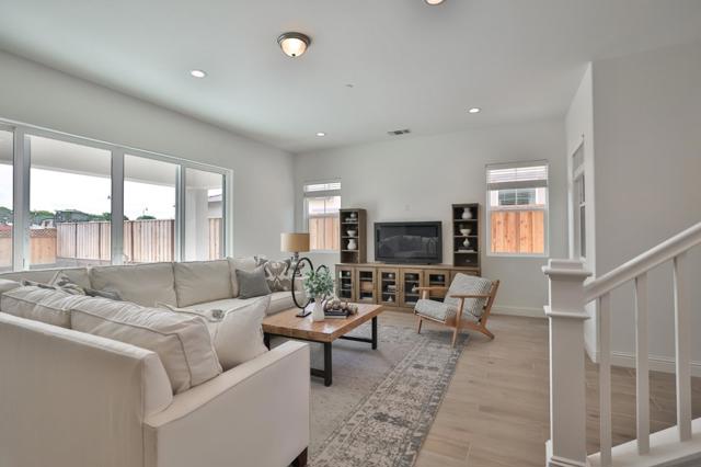 592 Santa Lucia Way, Marina CA: https://media.crmls.org/mediaz/3f191638-e2df-405e-ad19-221da07da5bf.jpg