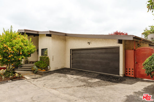 2208 Westridge Road, Los Angeles CA: https://media.crmls.org/mediaz/3f1970e8-17ec-4071-8403-a17334293c5c.jpg