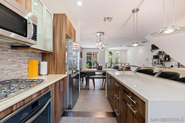 7839 Inception Way, San Diego CA: https://media.crmls.org/mediaz/3f19b009-69de-4baf-b734-8487f6f99945.jpg