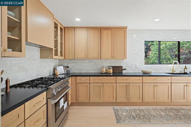 101 Lena Ct, Pleasant Hill CA: https://media.crmls.org/mediaz/3f1a2735-2bfb-4fc8-b0f6-0225f2184d83.jpg