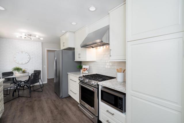 24821 Prospect Avenue, Los Altos Hills CA: https://media.crmls.org/mediaz/3f1a3e73-9b0e-4e1a-8ae1-b9a91bfba907.jpg