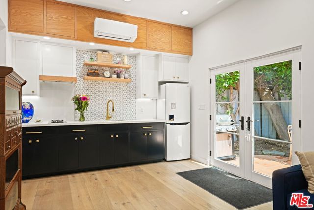 1618 S Durango Avenue, Los Angeles CA: https://media.crmls.org/mediaz/3f1b0877-9489-4c26-bef7-39f463fe8d78.jpg