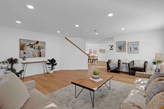 2425 Glenview Drive, Hollister CA: https://media.crmls.org/mediaz/3f1b17b0-a28c-4b74-bb2c-bf14388755bf.jpg