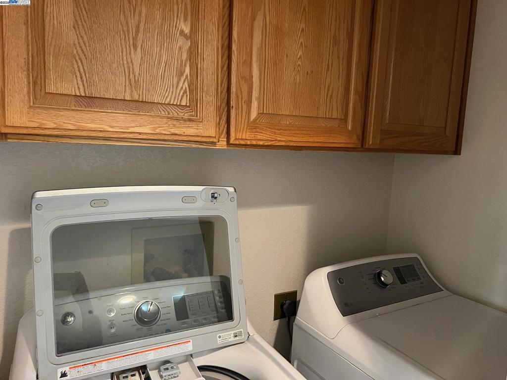https://media.crmls.org/mediaz/3f1b580d-18dc-4309-bd6b-bbb69139c5b7.jpg?preset=X-Large