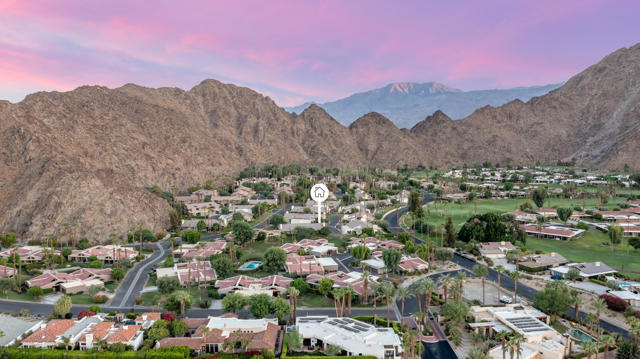 46510 Arapahoe Drive, Indian Wells CA: https://media.crmls.org/mediaz/3f1c6199-7bdb-4079-b94b-330670f51903.jpg