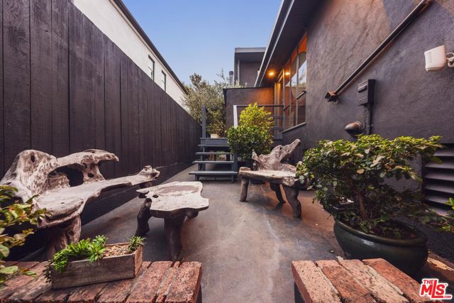 295 Mabery Road, Santa Monica CA: https://media.crmls.org/mediaz/3f1c7016-60a4-44bb-91c4-9a6a21182b01.jpg