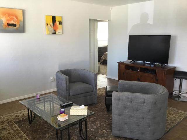 550 W Sunview Avenue, Palm Springs CA: https://media.crmls.org/mediaz/3f1d15d9-3e2c-441b-8c5b-a6d9933e4bac.jpg