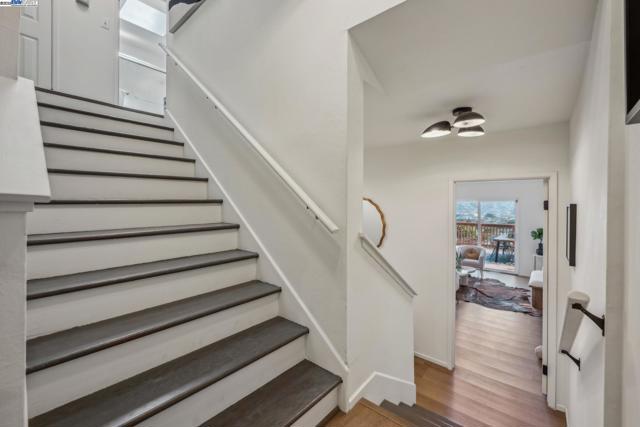 471 JOOST AVENUE, San Francisco CA: https://media.crmls.org/mediaz/3f1dc253-f329-4098-b705-a8c357c8db5e.jpg
