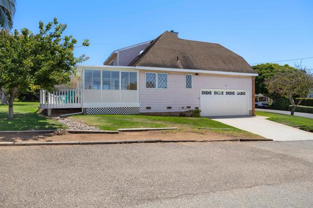 1440 Forest Avenue, Carlsbad CA: https://media.crmls.org/mediaz/3f1dc425-6d61-486b-a6b9-f680c0e6e32d.jpg