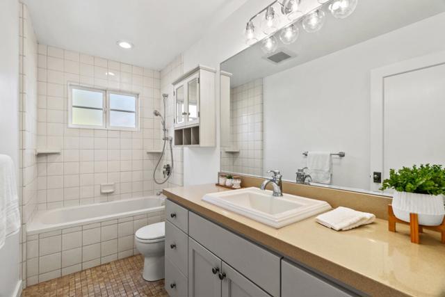 2200 Dolphin Drive, Aptos CA: https://media.crmls.org/mediaz/3f1e0d1d-b8ee-40fd-a5cd-07eb4d09207b.jpg